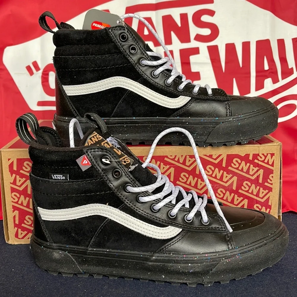Vans WMNS Sk8-HI Mte-2
Glitter Black Glitter
VNOA5HZZUNM
Boots - sneakers - Picture 3 of 16